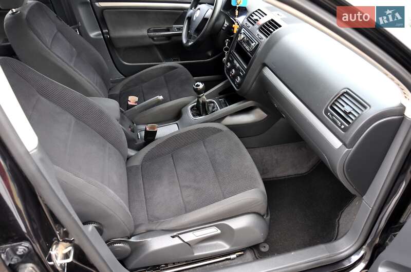 Седан Volkswagen Jetta 2006 в Львове