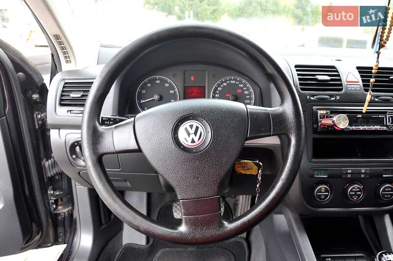 Седан Volkswagen Jetta 2006 в Львове