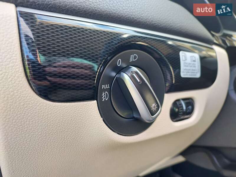 Седан Volkswagen Jetta 2015 в Дрогобыче