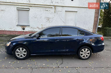 Седан Volkswagen Jetta 2013 в 