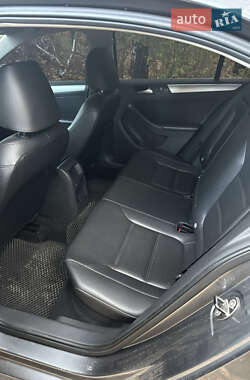 Седан Volkswagen Jetta 2014 в 