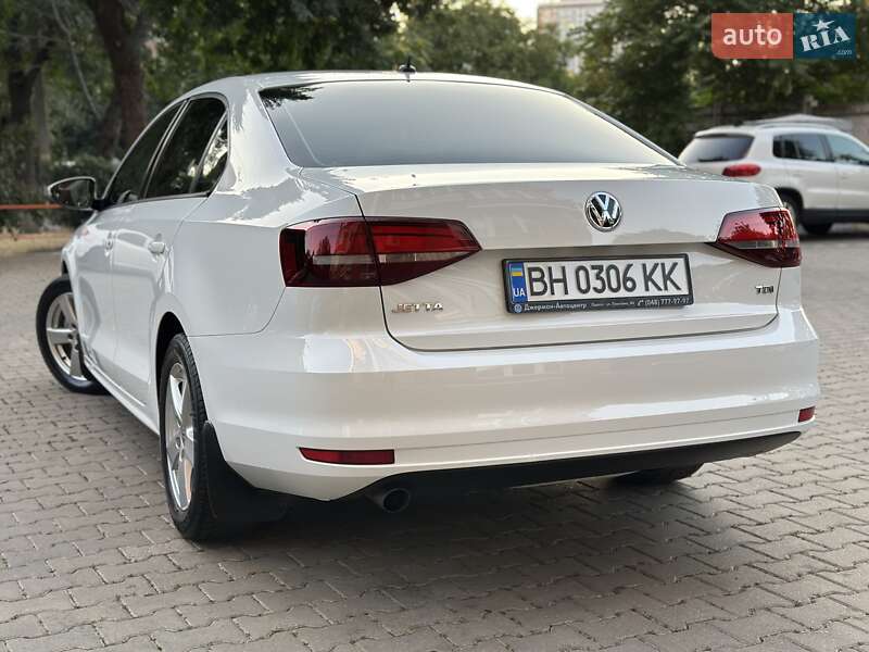 Седан Volkswagen Jetta 2016 в Одессе