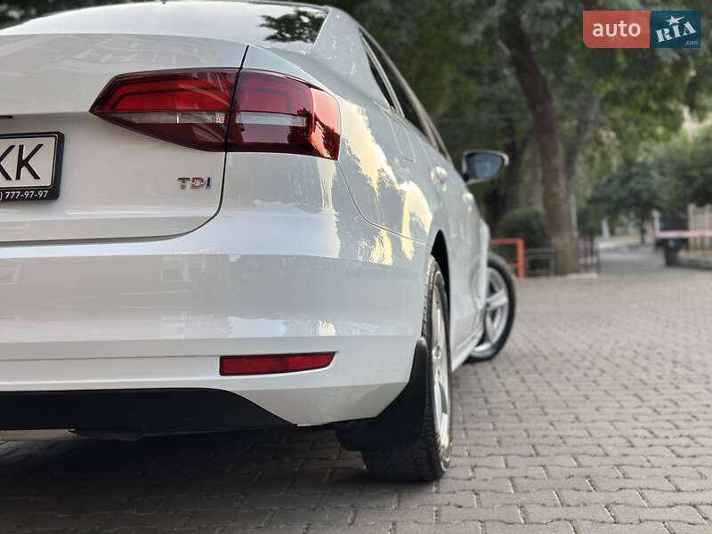 Седан Volkswagen Jetta 2016 в Одессе