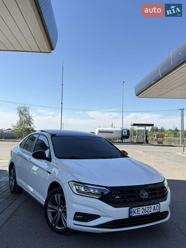 Седан Volkswagen Jetta 2019 в Днепре