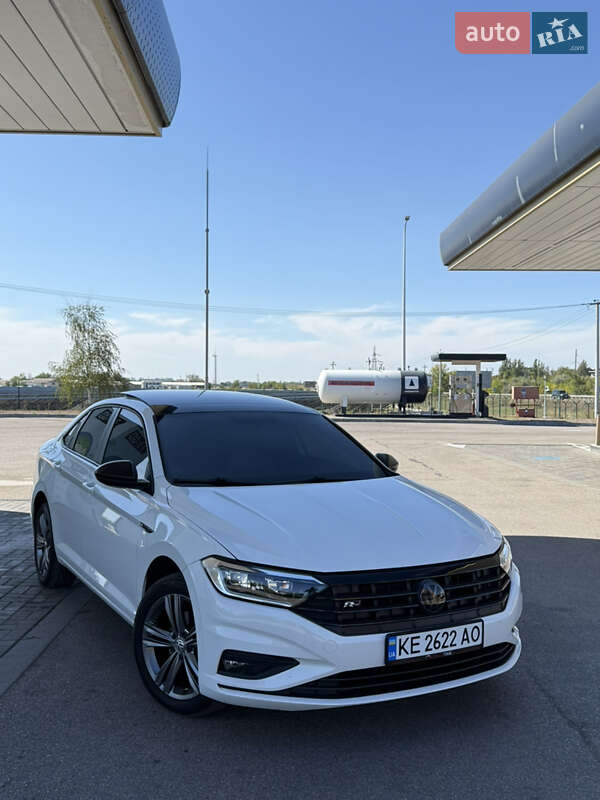 Седан Volkswagen Jetta 2019 в Днепре