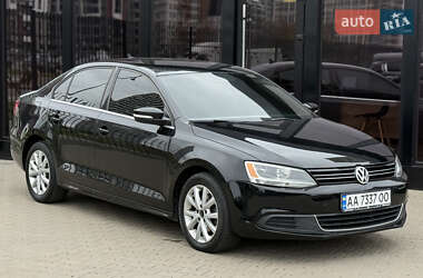 Седан Volkswagen Jetta 2012 в 