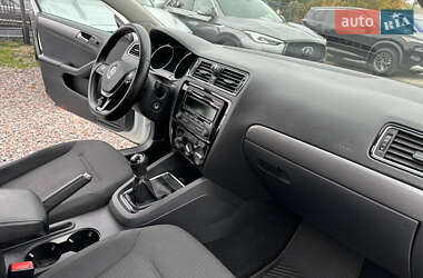 Седан Volkswagen Jetta 2014 в 
