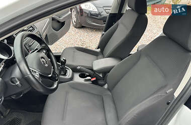 Седан Volkswagen Jetta 2014 в 