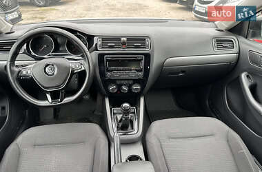 Седан Volkswagen Jetta 2014 в 