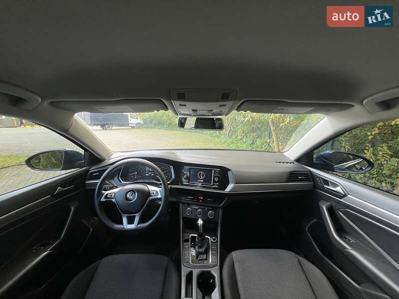 Седан Volkswagen Jetta 2018 в Львове