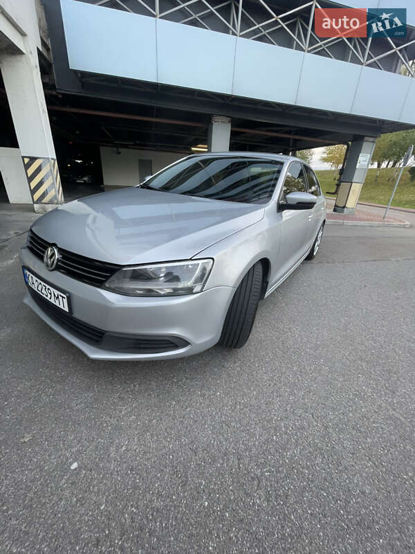 Седан Volkswagen Jetta 2013 в Киеве