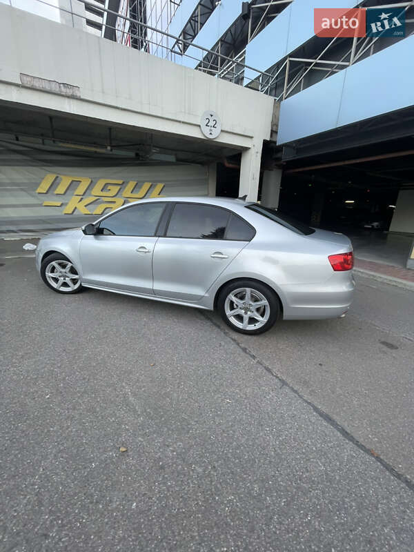 Седан Volkswagen Jetta 2013 в Киеве