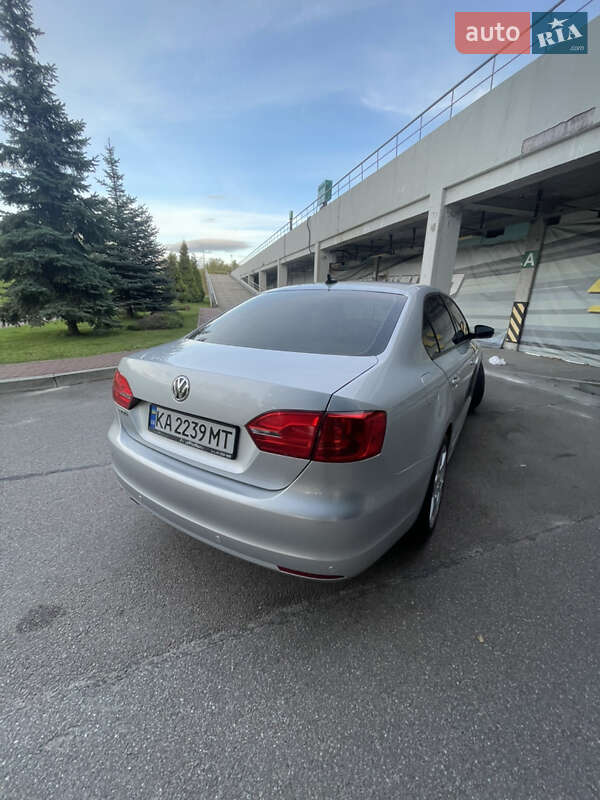 Седан Volkswagen Jetta 2013 в Киеве