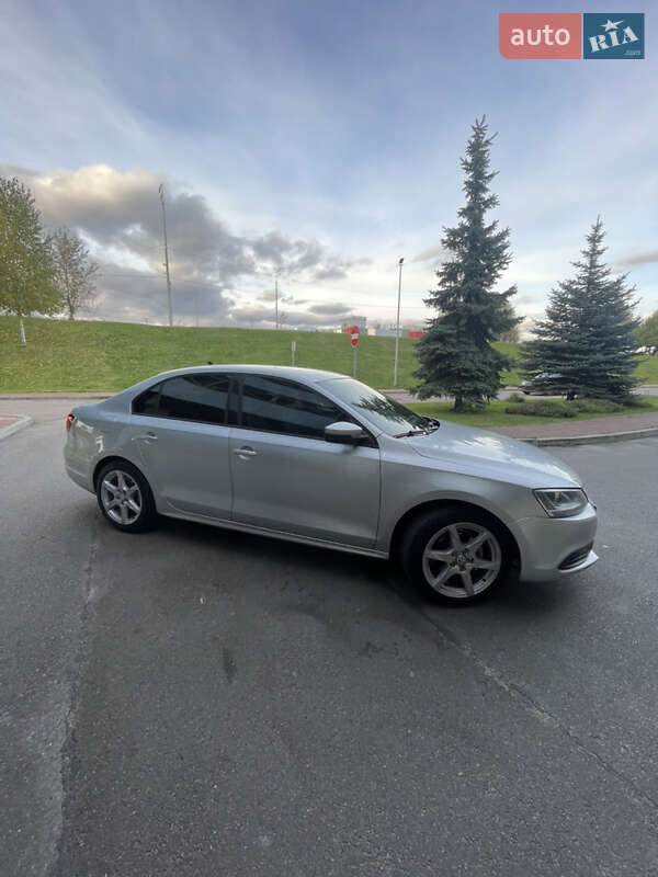 Седан Volkswagen Jetta 2013 в Киеве