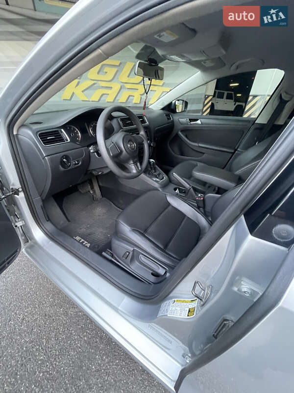 Седан Volkswagen Jetta 2013 в Киеве