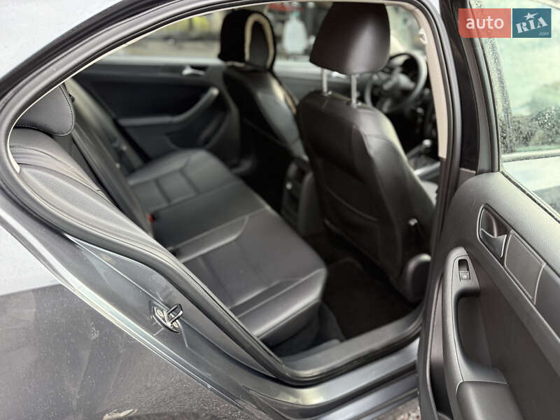 Седан Volkswagen Jetta 2014 в Львове фото 15 Седан Volkswagen Jetta 2014 в Львове
