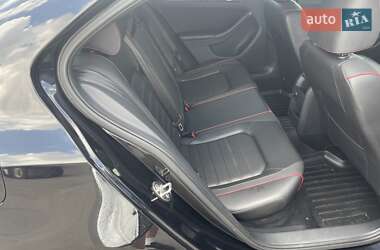 Седан Volkswagen Jetta 2015 в 