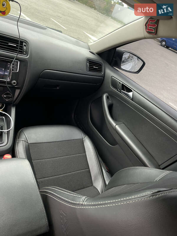 Седан Volkswagen Jetta 2015 в Киеве фото 12 Седан Volkswagen Jetta 2015 в Киеве