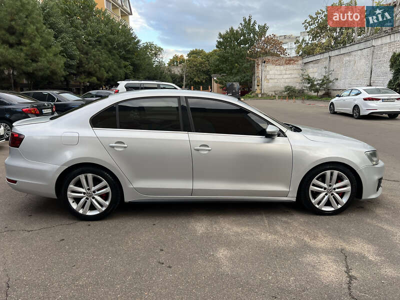 Седан Volkswagen Jetta 2012 в Одесі