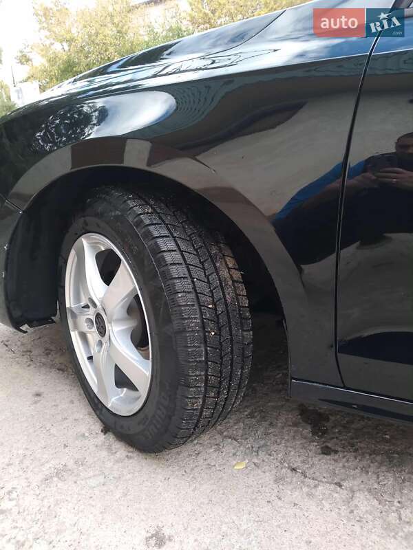 Седан Volkswagen Jetta 2011 в Еланце