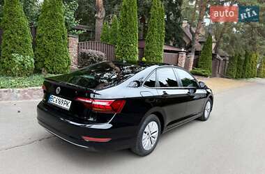 Седан Volkswagen Jetta 2019 в 