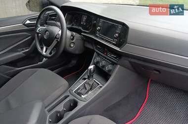 Седан Volkswagen Jetta 2019 в 