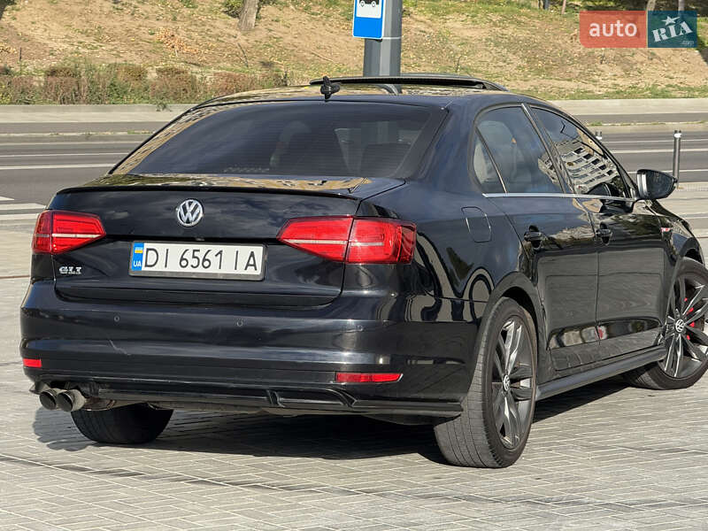 Седан Volkswagen Jetta 2016 в Днепре