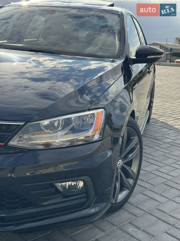 Седан Volkswagen Jetta 2016 в Днепре