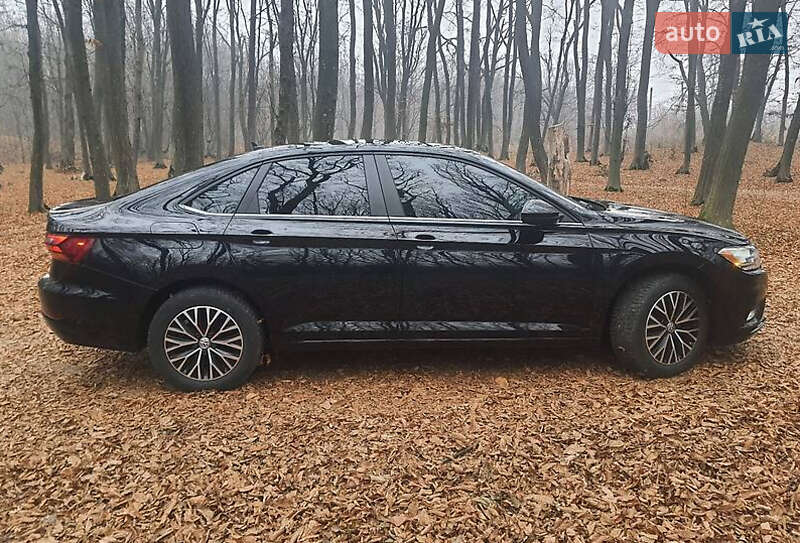 Седан Volkswagen Jetta 2018 в Львове