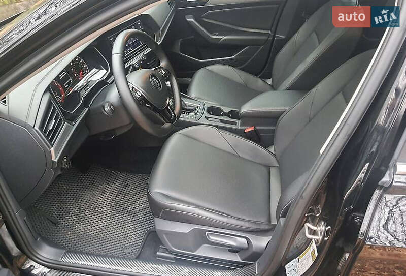 Седан Volkswagen Jetta 2018 в Львове