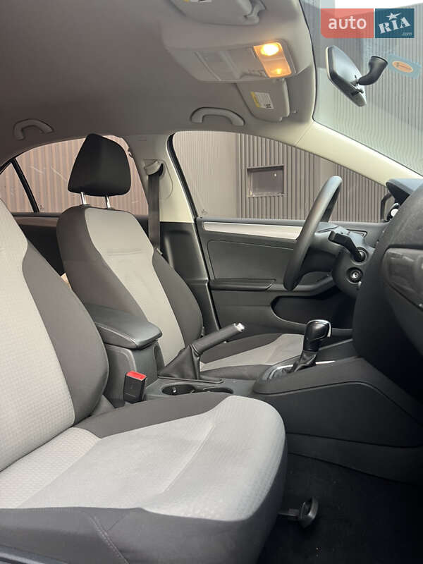 Седан Volkswagen Jetta 2017 в Харькове