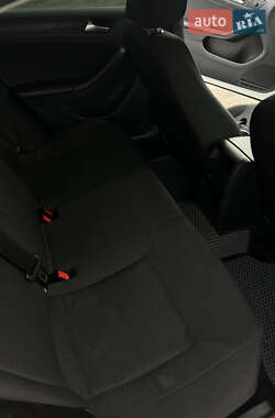 Седан Volkswagen Jetta 2014 в 