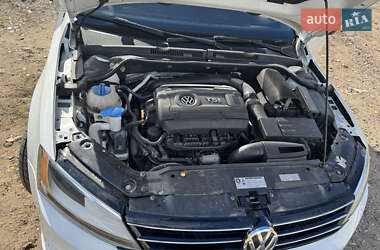 Седан Volkswagen Jetta 2015 в 