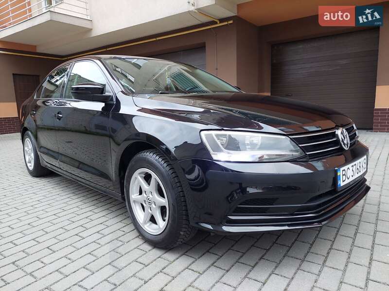 Седан Volkswagen Jetta 2016 в Львове