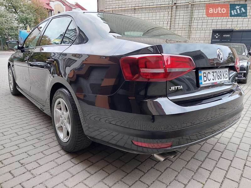 Седан Volkswagen Jetta 2016 в Львове