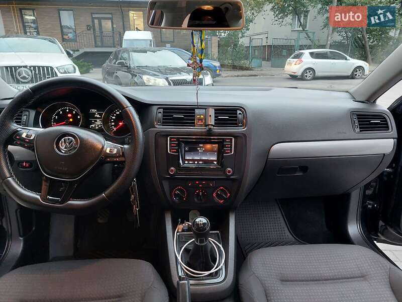 Седан Volkswagen Jetta 2016 в Львове
