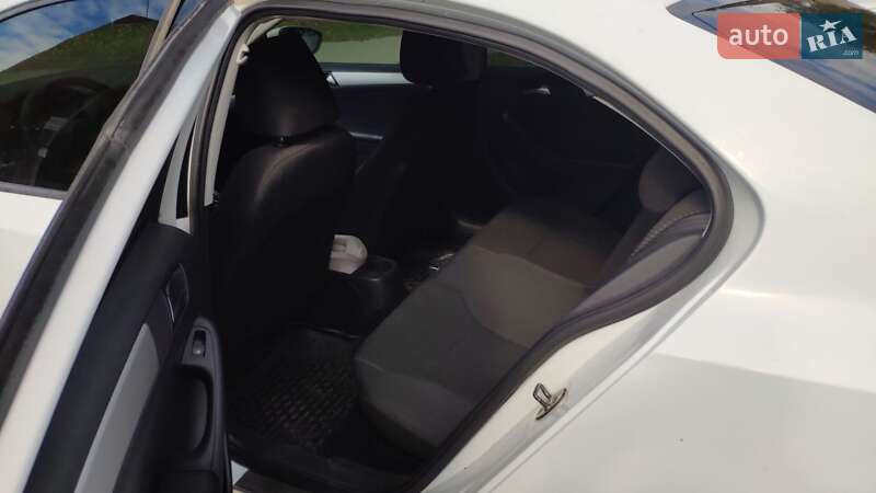 Седан Volkswagen Jetta 2014 в Запоріжжі