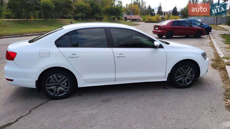 Седан Volkswagen Jetta 2014 в Запоріжжі