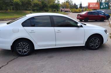 Седан Volkswagen Jetta 2014 в 
