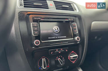 Седан Volkswagen Jetta 2013 в 