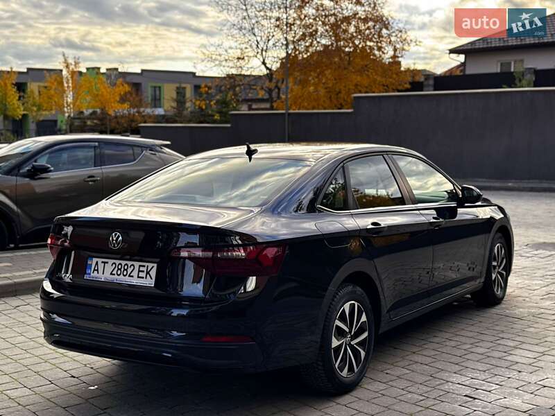 Седан Volkswagen Jetta 2022 в Ивано-Франковске