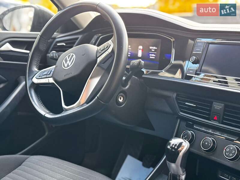 Седан Volkswagen Jetta 2022 в Ивано-Франковске