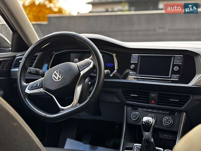 Седан Volkswagen Jetta 2022 в Ивано-Франковске