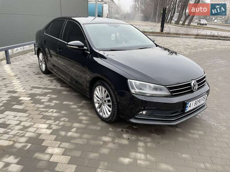 Седан Volkswagen Jetta 2016 в 