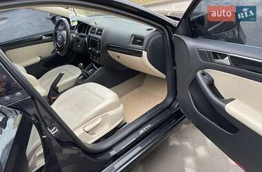 Седан Volkswagen Jetta 2016 в 