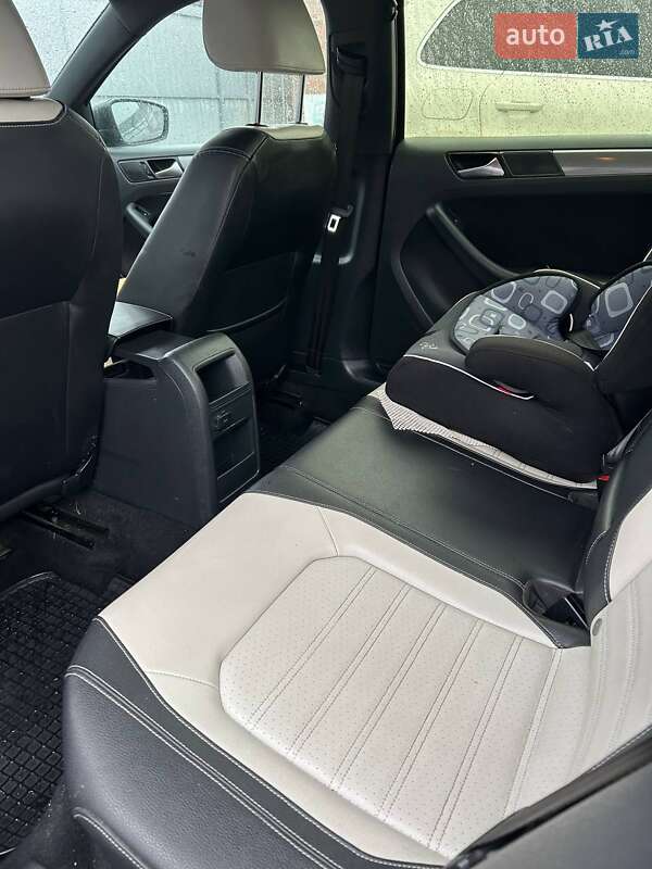 Седан Volkswagen Jetta 2016 в Черкассах