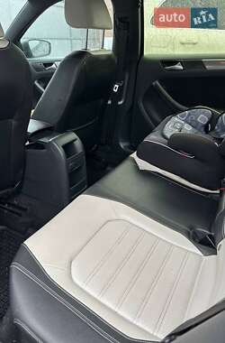 Седан Volkswagen Jetta 2016 в 