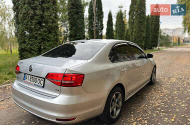 Седан Volkswagen Jetta 2015 в 