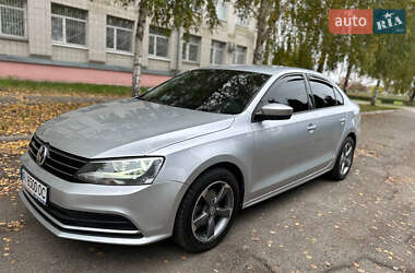 Седан Volkswagen Jetta 2015 в 