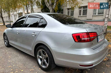 Седан Volkswagen Jetta 2015 в 